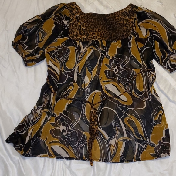 Copper Key Sheer Blouse - Picture 4 of 4